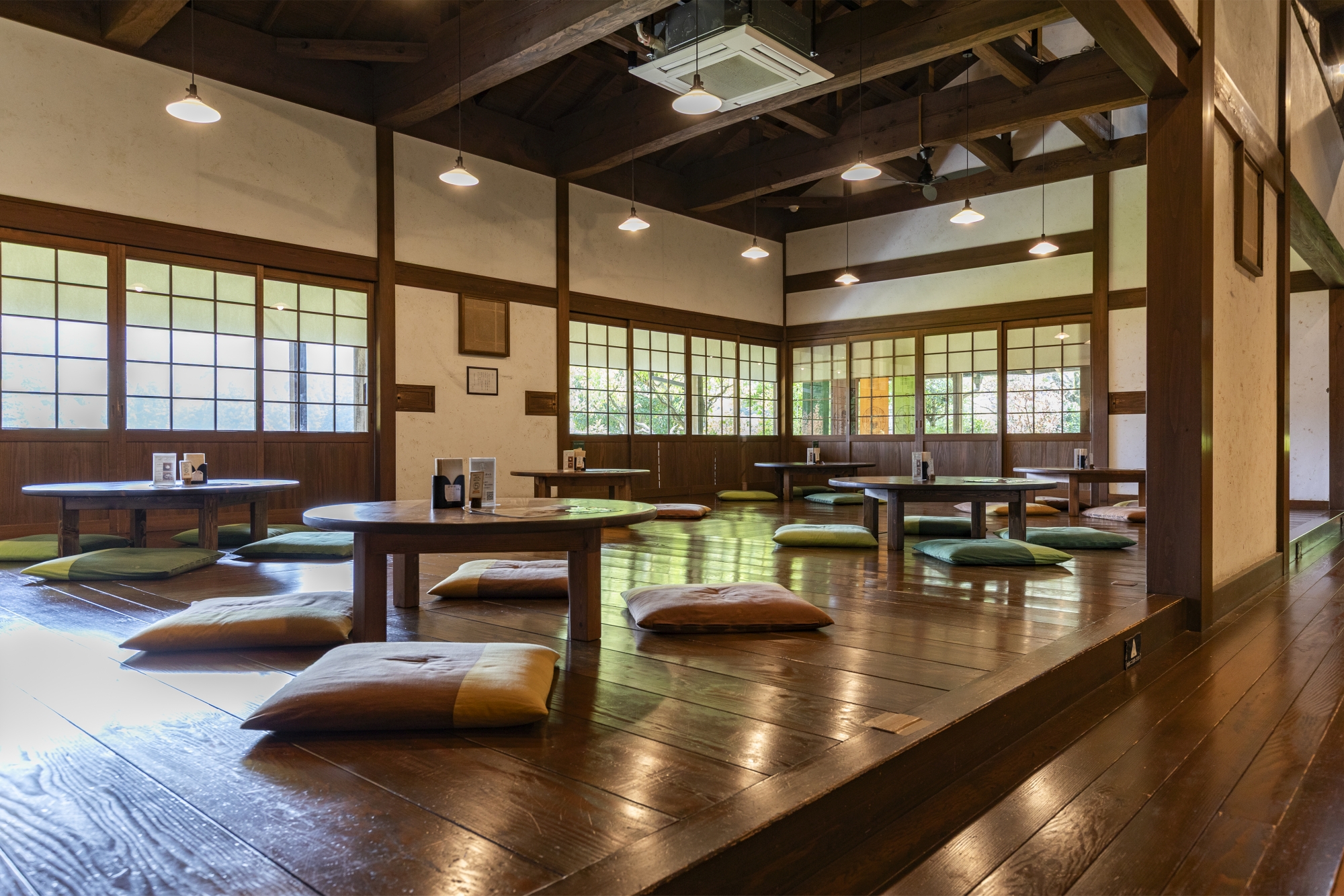 内観バックグラウンドイメージ